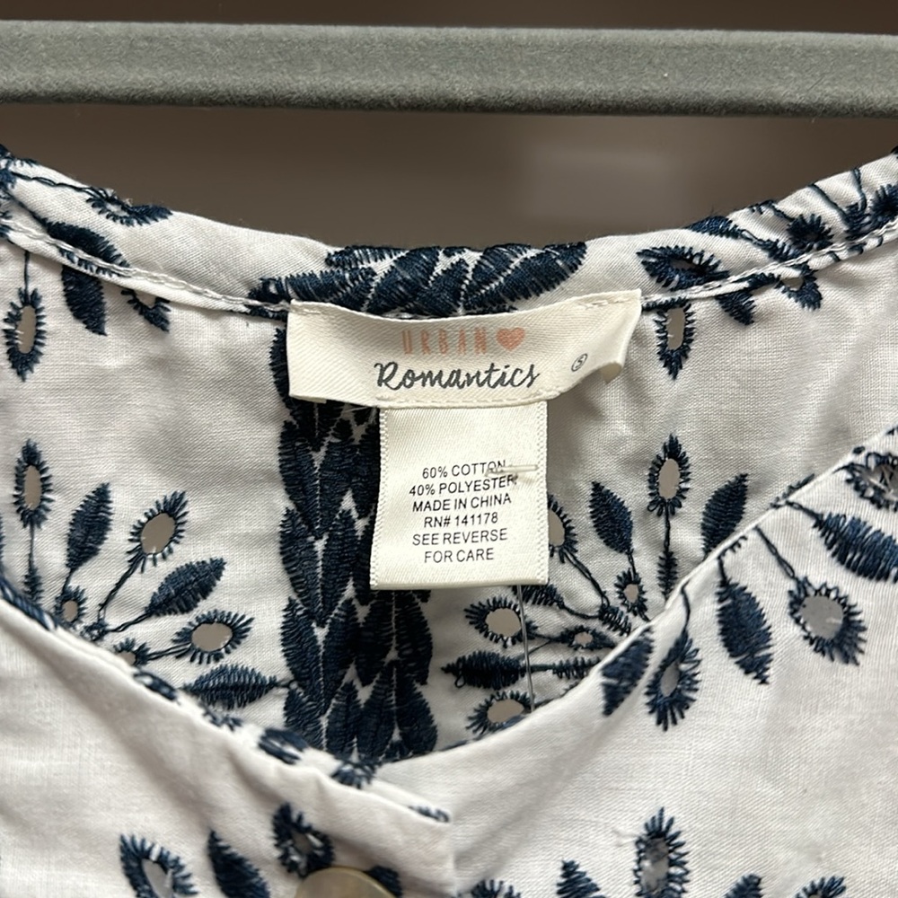 Button Up Tank - Picture 2 of 3